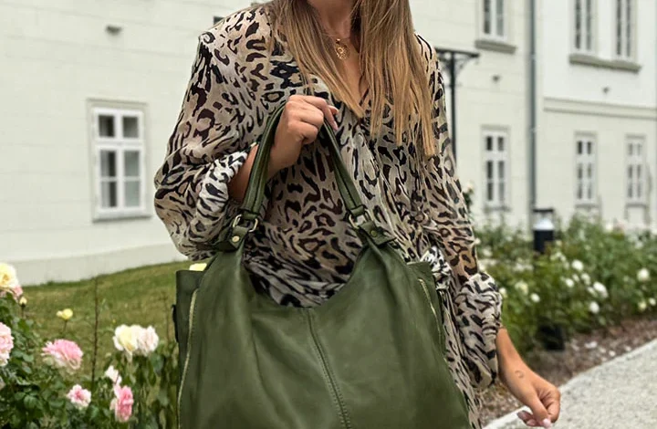 women's hobo bag